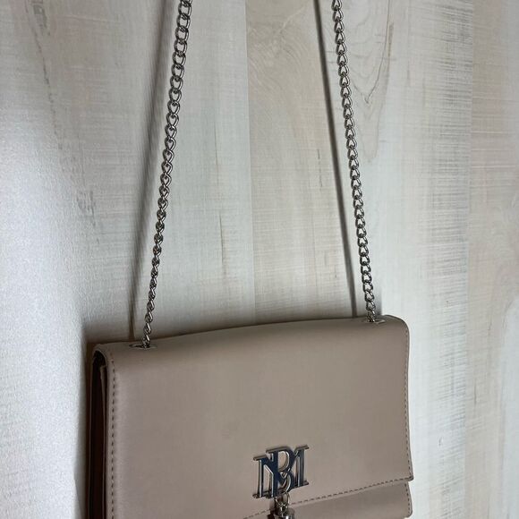 Badgley Mischka taupe tan purse silver chain‎ - Picture 5 of 11